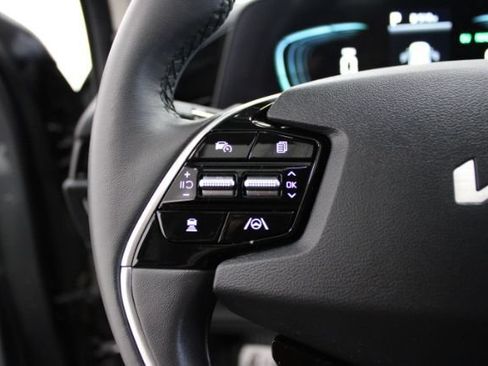Used 2024 Kia Niro EX FWD image 20