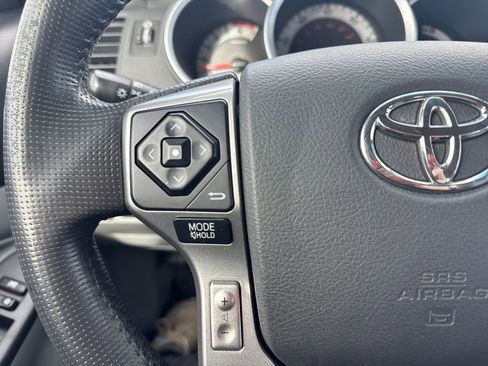 Used 2015 Toyota Tacoma PreRunner w/ SR5 Package image 40