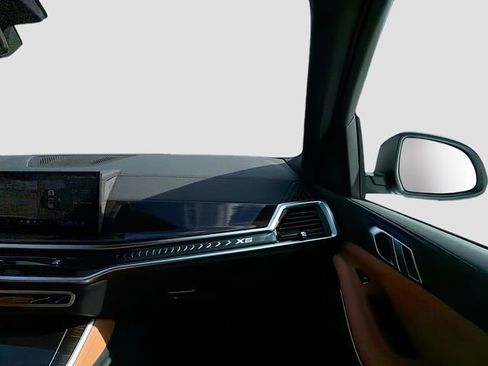 Used 2025 BMW X5 xDrive40i w/ Climate Comfort Package image 18