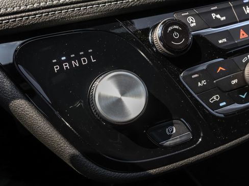 New 2026 Chrysler Pacifica Select image 18