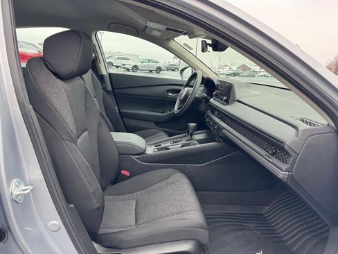 Certified 2025 Honda Accord LX image 17