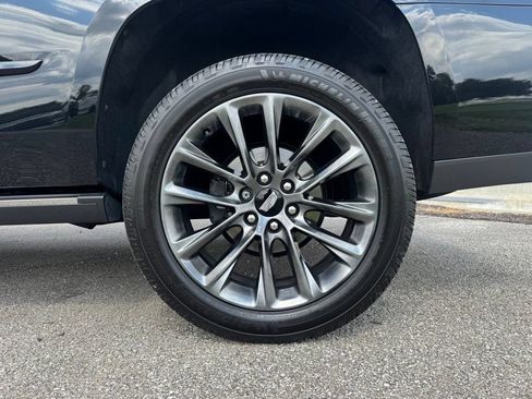 Used 2020 Cadillac Escalade Premium Luxury w/ Escalade Sport Edition AWD/4WD image 16