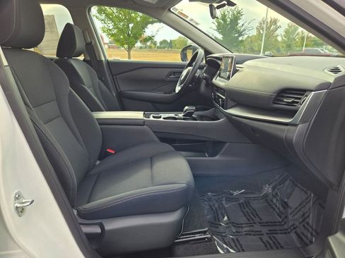 Used 2024 Nissan Rogue S image 5