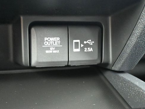 Used 2021 Honda Pilot Touring image 16