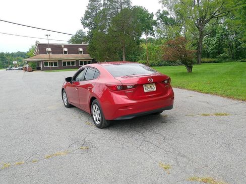 Used 2017 MAZDA MAZDA3 Sport FWD image 8