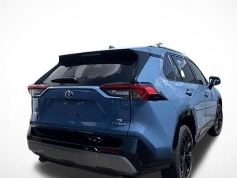 Used 2022 Toyota RAV4 SE w/ Convenience Package AWD/4WD image 2