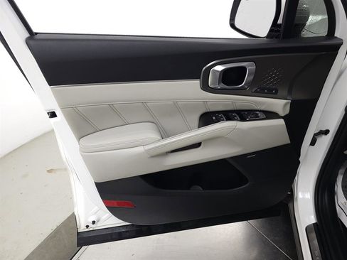 Used 2022 Kia Sorento SX Prestige image 11