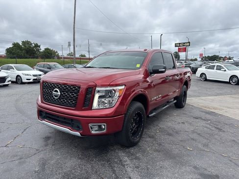 Used 2019 Nissan Titan PRO-4X image 12