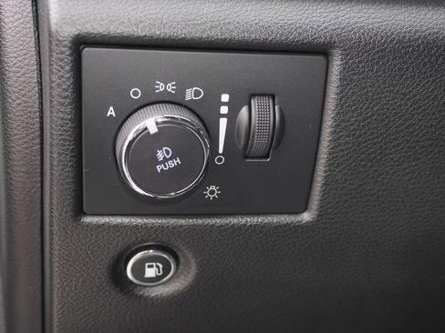 Used 2022 Jeep Grand Cherokee Limited AWD/4WD image 15