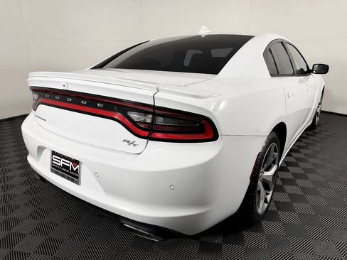 Used 2015 Dodge Charger R/T w/ Plus Group RWD image 9