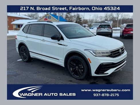 Used 2022 Volkswagen Tiguan SE R-Line image 1