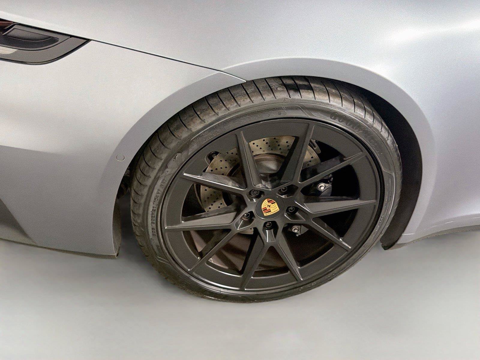 Certified 2025 Porsche 911 Carrera RWD image 13
