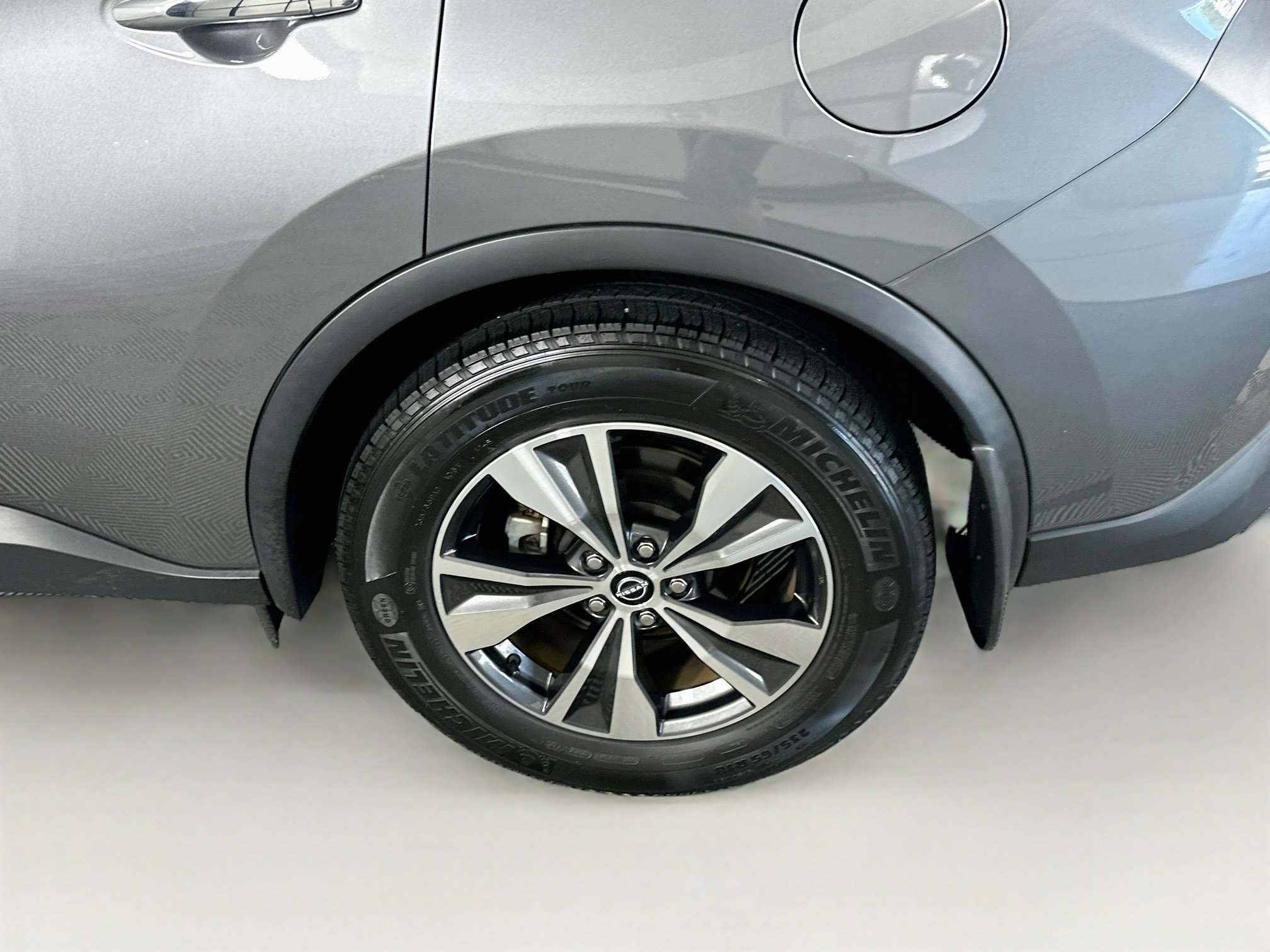 Used 2024 Nissan Murano SV FWD image 11