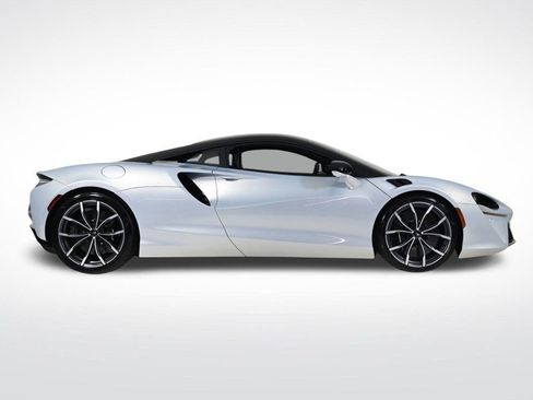 Used 2023 McLaren Artura image 6