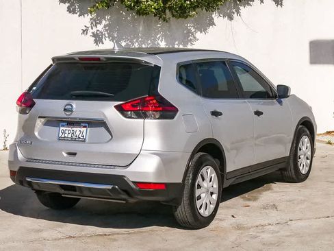 Used 2018 Nissan Rogue S image 7