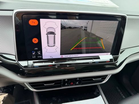 New 2026 Volkswagen Atlas Peak Edition AWD/4WD image 25