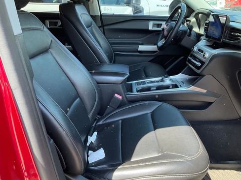 Used 2020 Ford Explorer XLT w/ Equipment Group 202A image 9