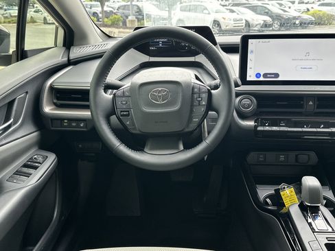 Used 2026 Toyota Prius XLE FWD image 16