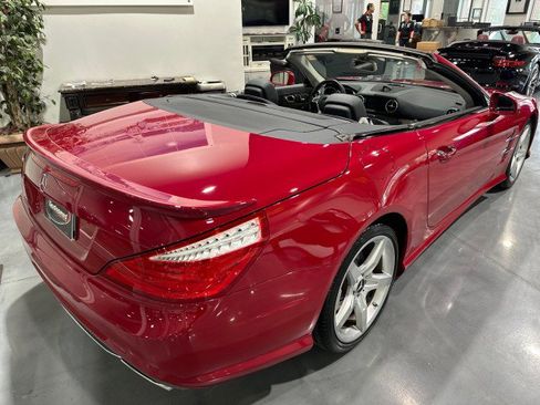 Used 2015 Mercedes-Benz SL 550 w/ Driver Assistance Package image 29