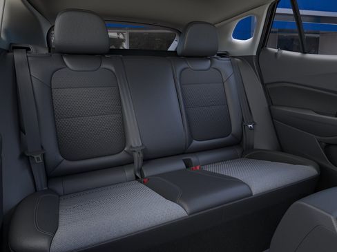 New 2026 Chevrolet Trax LT w/ Midnight Edition FWD image 17