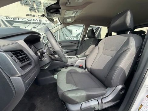 Used 2024 Nissan Rogue S FWD image 13