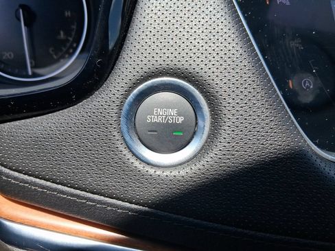 Used 2020 Cadillac XT5 Premium Luxury FWD image 25