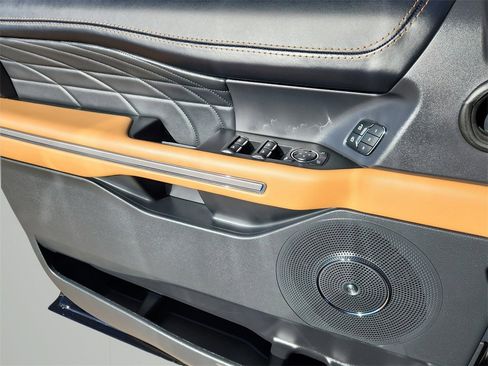 Used 2022 Ford Expedition Max Platinum image 7