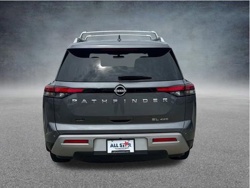 Used 2025 Nissan Pathfinder SL AWD/4WD image 9