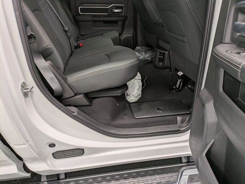 Used 2025 RAM 2500 Big Horn image 26