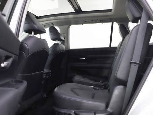 Used 2024 Toyota Grand Highlander Limited image 20