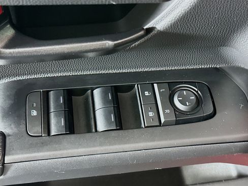 Used 2025 Toyota Tacoma SR5 image 15