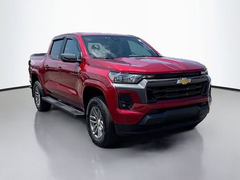 Used 2023 Chevrolet Colorado LT w/ LT Convenience Package II AWD/4WD image 3