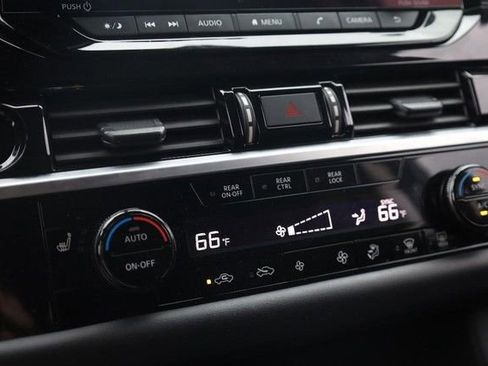 Certified 2025 Nissan Pathfinder SV FWD image 15
