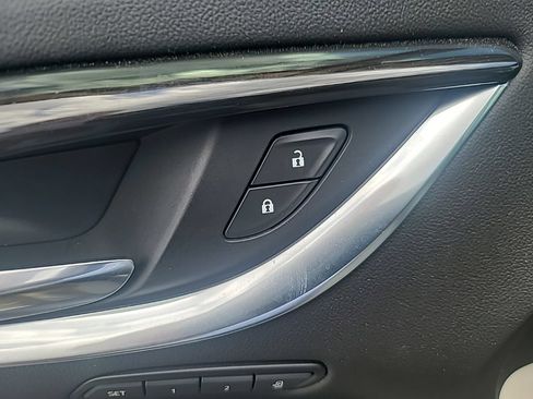 Used 2023 Buick Enclave Premium FWD image 11