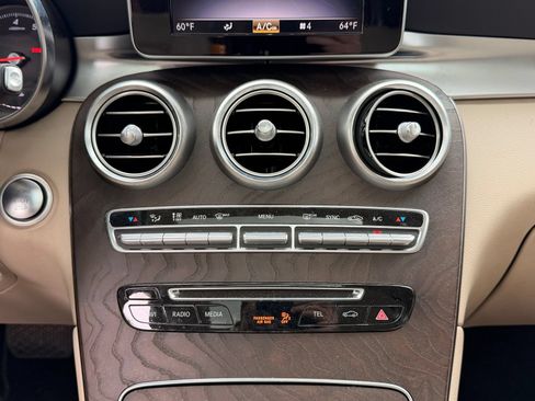 Used 2019 Mercedes-Benz GLC 300 4MATIC image 18