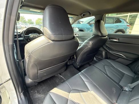 Used 2022 Toyota Avalon XLE FWD image 22