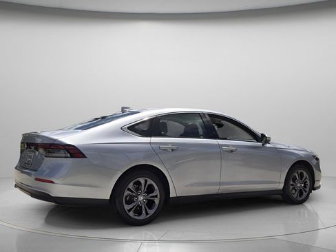 Used 2023 Honda Accord EX image 7