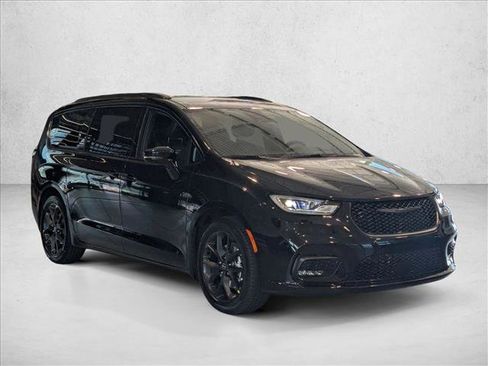 New 2026 Chrysler Pacifica Select w/ S Appearance Package FWD image 7