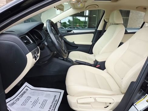 Used 2017 Volkswagen Jetta SE FWD image 15
