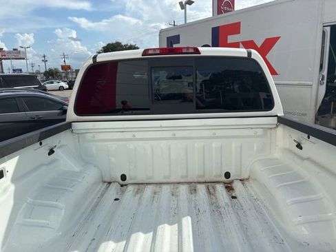 Used 2022 Nissan Frontier Pro-X w/ Technology Package image 8