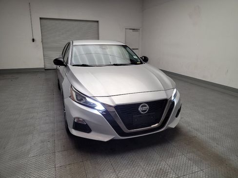 Used 2021 Nissan Altima 2.5 SR FWD image 14