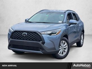 Used 2024 Toyota Corolla Cross LE video 1