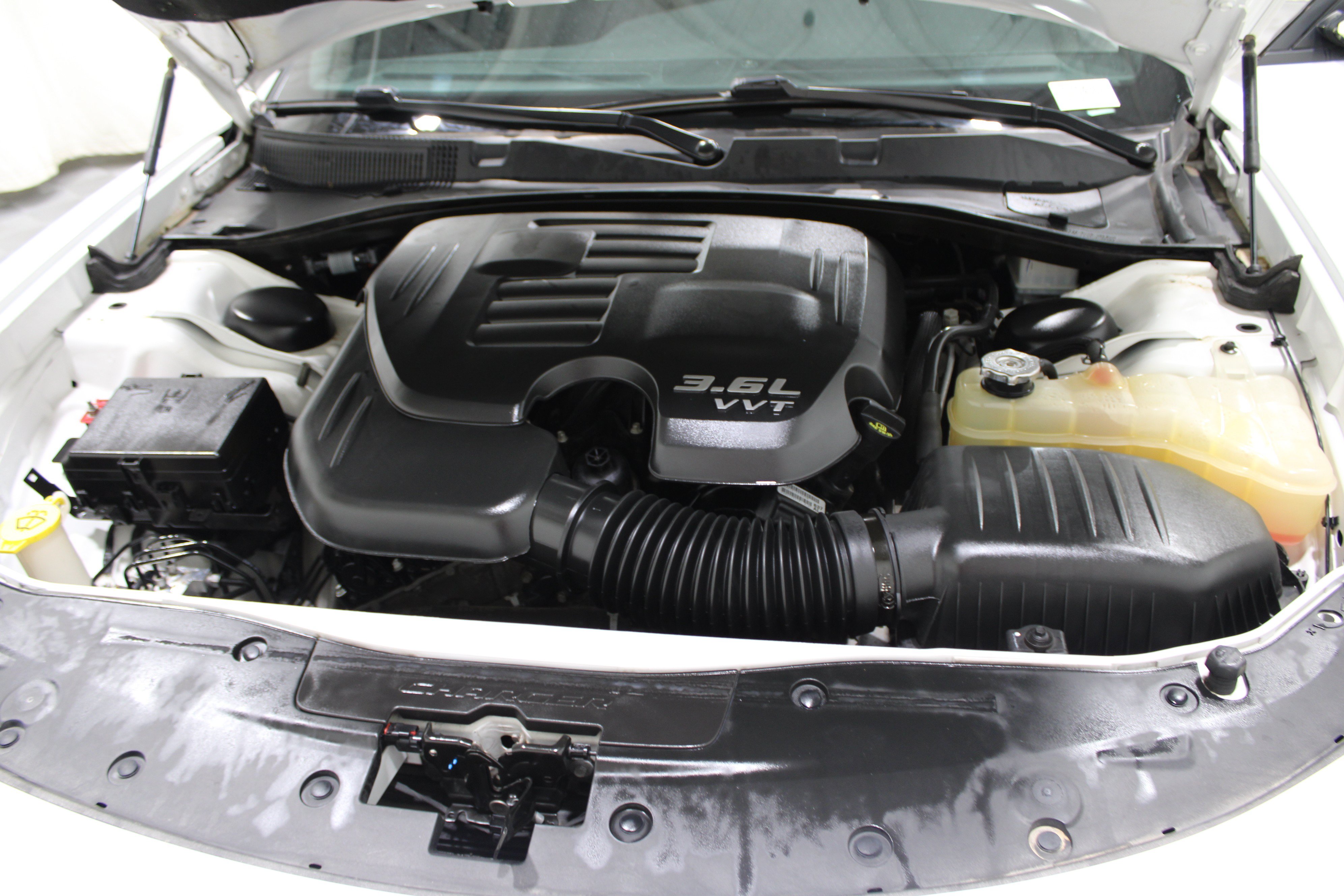Used 2018 Dodge Charger SXT RWD image 33