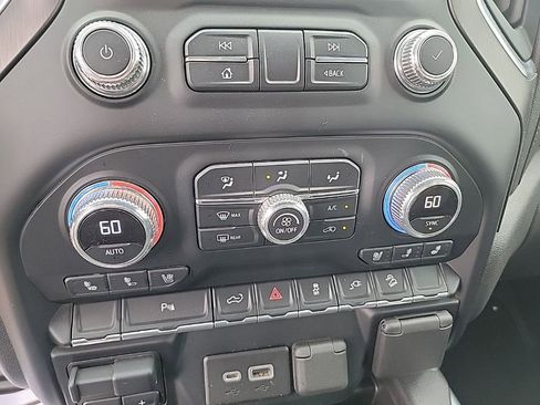Used 2022 GMC Sierra 1500 AT4 w/ AT4 Premium Package AWD/4WD image 16