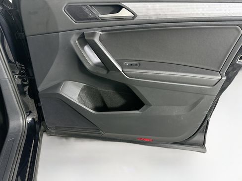 Used 2023 Volkswagen Tiguan S image 31