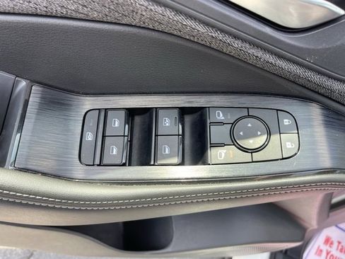 Certified 2022 Nissan Rogue SV image 13