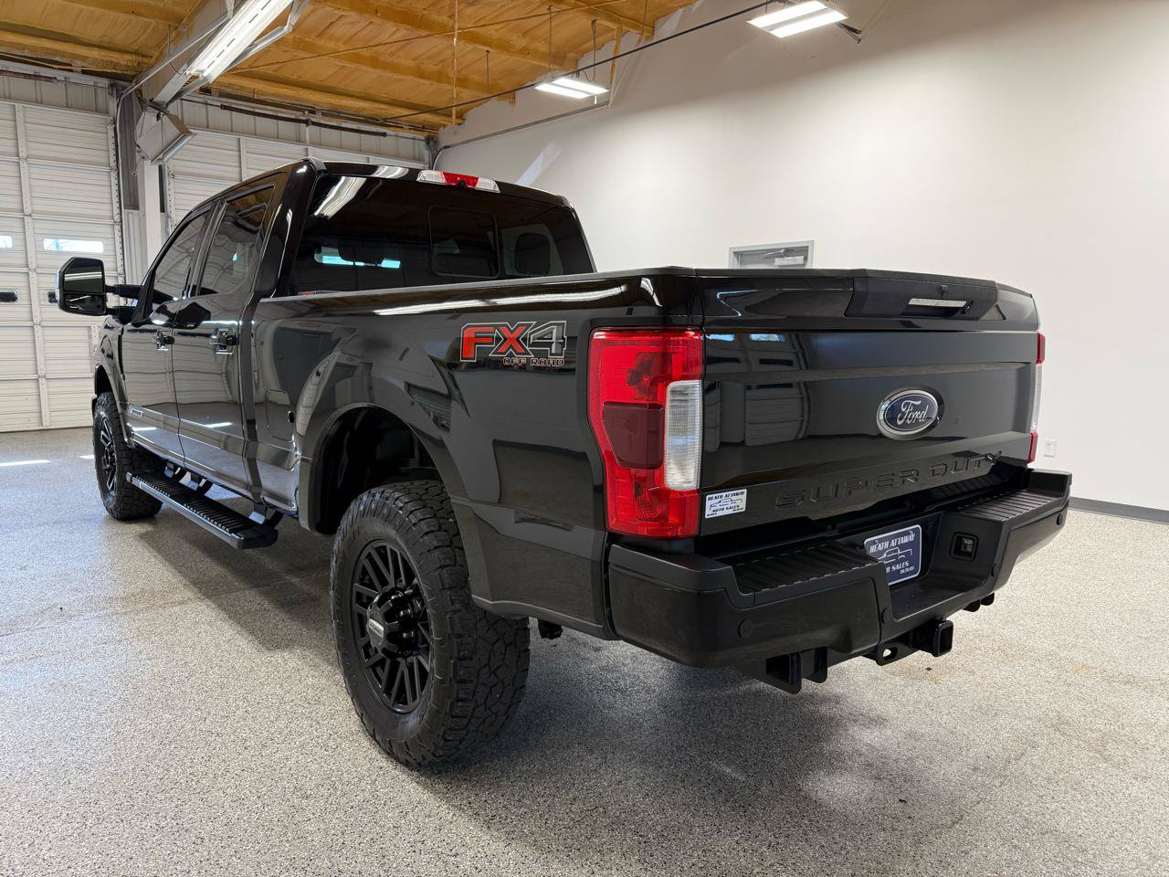 Used 2019 Ford F250 Lariat w/ Lariat Ultimate Package AWD/4WD image 2