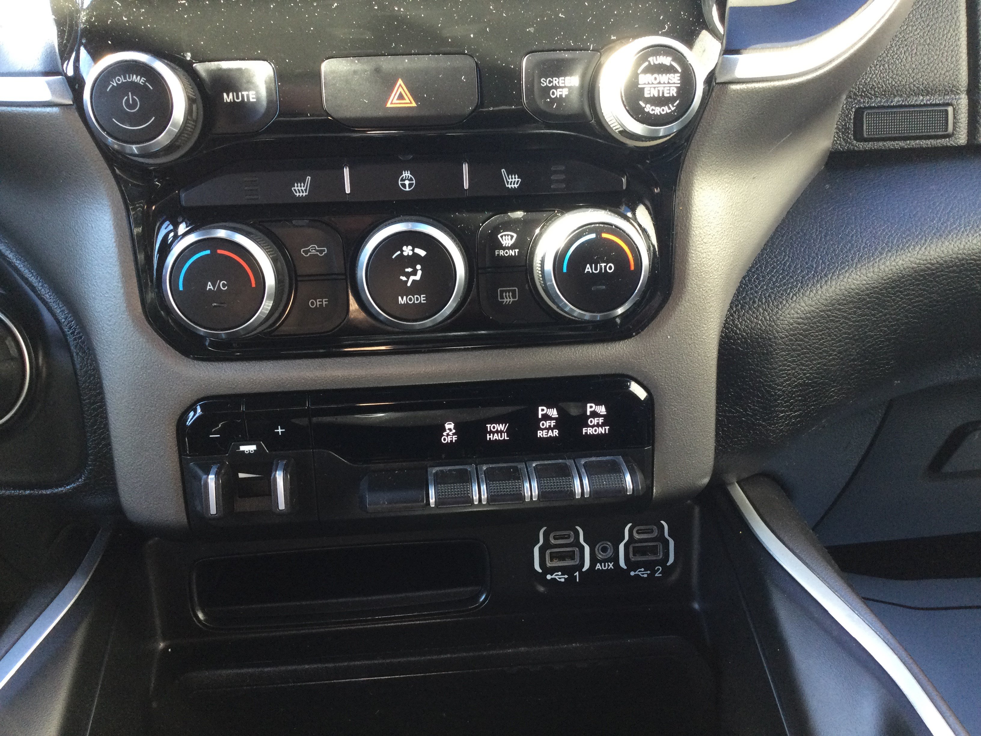 Used 2022 RAM 1500 Big Horn AWD/4WD image 14