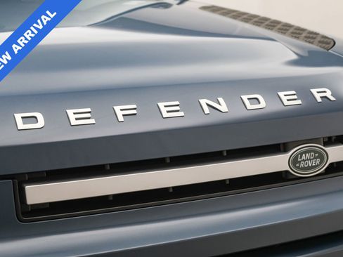 Used 2024 Land Rover Defender 110 S image 25