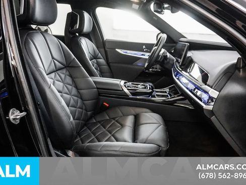 Used 2026 BMW 740i w/ Premium Package RWD image 19